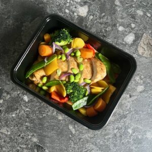 Thaise rode curry met gebakken kipfilet & wokgroenten
