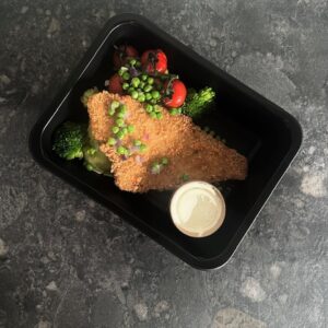 Gepaneerde pladijs filet met een erwtenpuree, broccoli & tartaarsaus