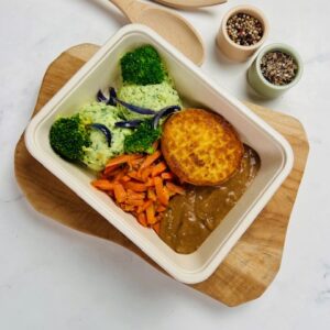 Kaasburger met spinaziepuree, jonge wortel & gegrilde broccoli