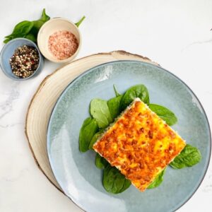 Parmentierschotel met gemengd gehakt, prei, gele paprika & wortelpuree