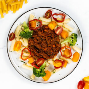 Volkoren Penne met rundsragu & mediterraanse groenten