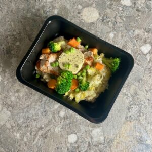 Kalkoenfilet met kruidenboter, gestoofde prei, wortel & knolselderpuree