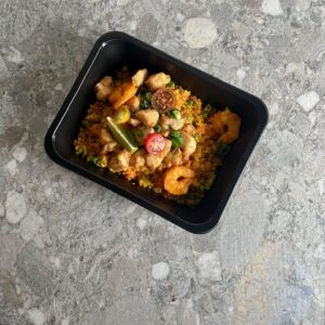 Paella di Valencia met gemarineerde scampi & kip
