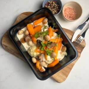Kippenblanquette met prei, wortel, champignons & bloemkool